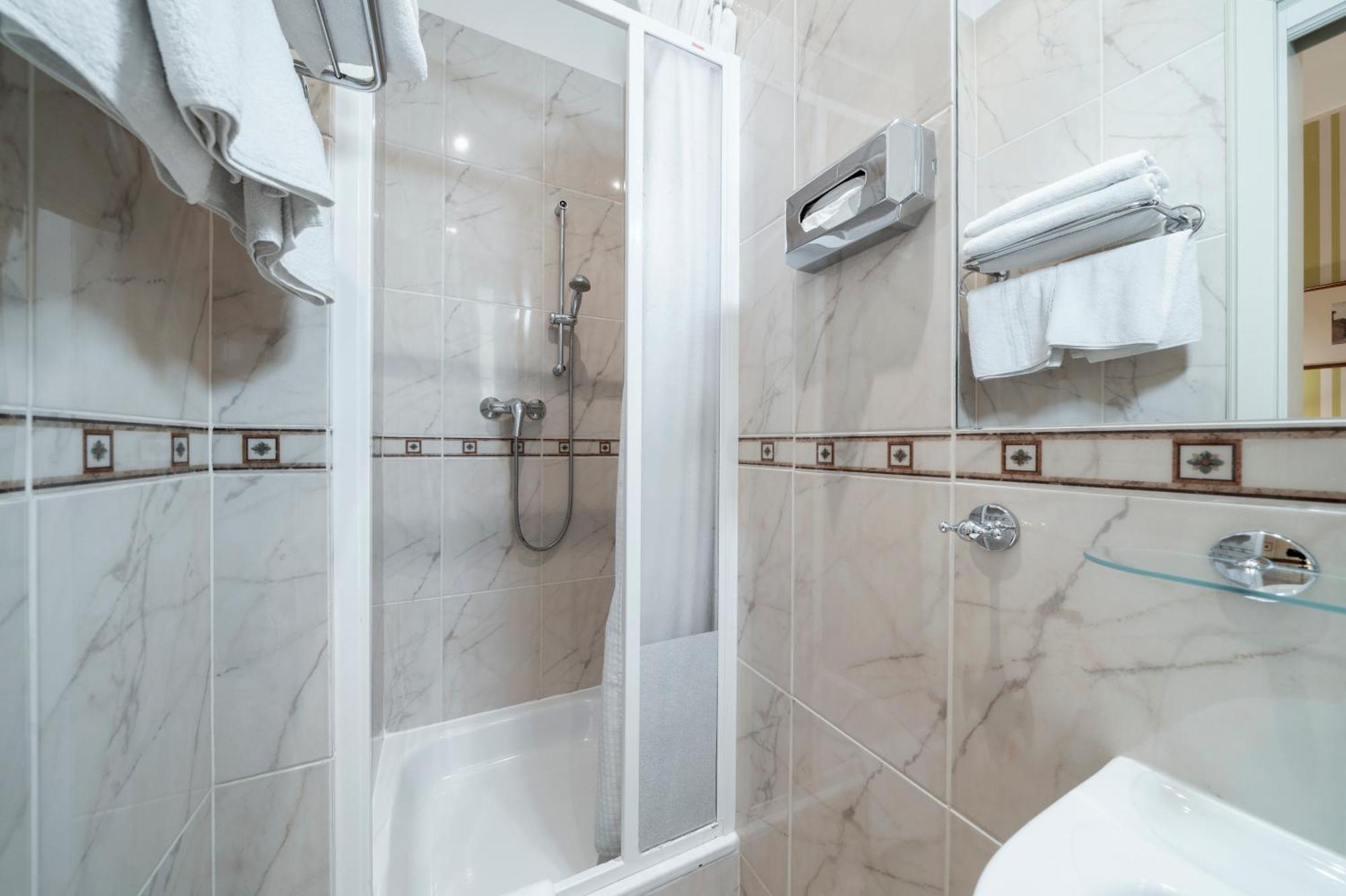 Hotel Raffaello Praag